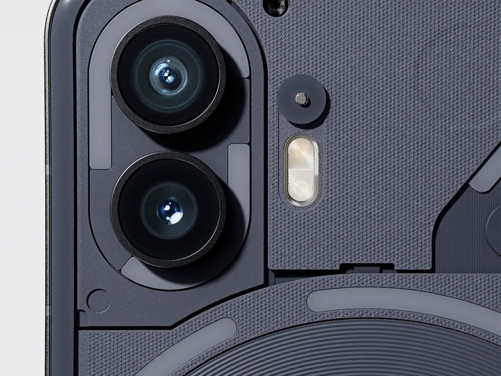 Nahansicht der Kameramodule auf der Rückseite des Nothing Phone (2)